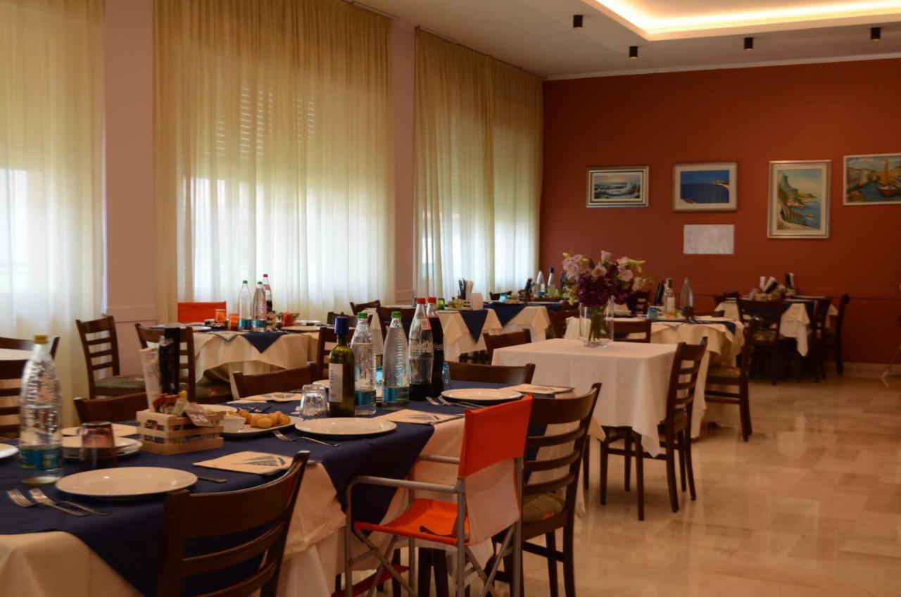 Hotel Boston Cesenatico Ngoại thất bức ảnh